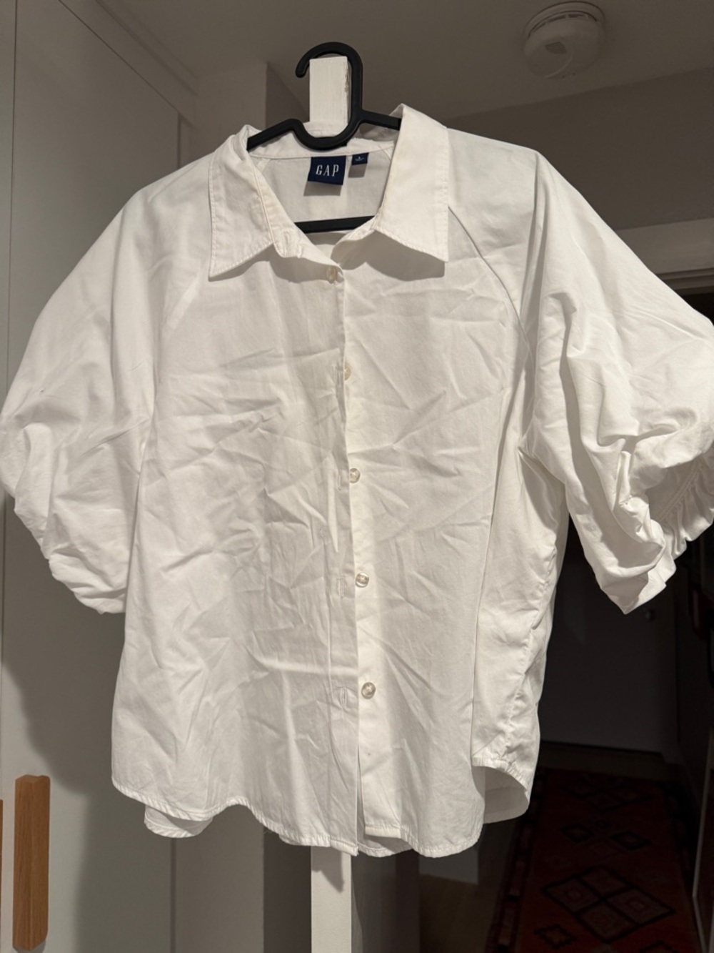 GAP White Button-Up Shirt with Puffer Sleeves
